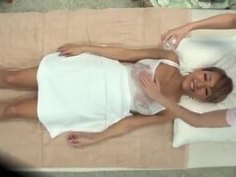 媚薬と電マのＷ効果でびしょびしょになって強制発情させられた美女！完全にスイッチが入って...