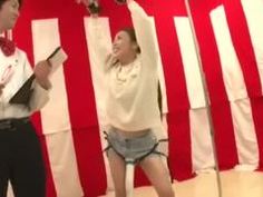 キモチ良すぎて問題に集中できない！ミニスカ美脚ギャル限定！ノーパン固定バイブでクイズに...