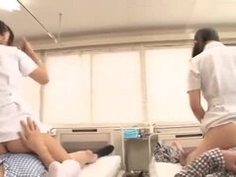 可愛くてエッチなナースばかり！患者にまたがり背面座位して抜いてくれるよ！
