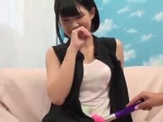 大人のおもちゃも使ったことがないウブっ子ちゃんに電マを当てました。