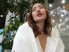 G乳クジラ潮GAL！！天の恵み潮連発でスタジオ大濡れびちゃびちゃいきなりSEX！！過去最高の降水量を記録した土砂降り潮吹きマ○コはまさにAV界の干天の慈雨！？お乳もおお振りで激イキピスで恩返しの子種4連発中出し！！ りあちゃん/23歳/お潮大噴射する潮クジラ系美女！！グラマラス美ボディに生チン突撃！！