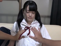 あどけない天使の顔をした最強小悪魔素人るかピョンから届いた投稿動画、本邦初公開。「若さの特権！可愛いんだから調子に乗って何が悪いの？」SNSで釣った子飼いのオジさん共を小馬鹿に弄び、ハメ撮らせた極エロ映像。