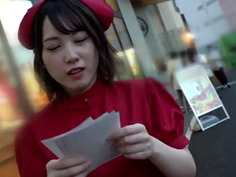 【プリケツ美少女JD/ナースコス/中出し&顔射】東京に馴染めない地方出身マキちゃんは寂しくて週5でオナニー！！恥ずかしがりだけど実はエッチなことが大～好きなエロカワJDだった！！がむしゃらにしゃぶり付き一生懸命フェラしてくれたご褒美にバリ硬チ○ポをIN！！まん丸ボリューミーな美尻を鷲づかみにして突きまくる！！どんな時でも笑顔を絶やさないMっ娘とコスプレセックスまで楽しんで、中出し&顔射フィニッシュ！！ まき 20歳 大学1年生 ガールズバーと牛丼屋でバイト