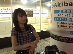 マジ軟派、初撮。 1559 秋葉原でラジコンを走らせれば美女は釣れるのか？オタクの街ですねw釣れました♪失恋気味の超キュートでスレンダー美少女を絶頂ノンストップで連続アクメをキメまくる！！