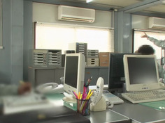 若妻ベランダ痴●