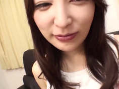 「そんなつもりで来たんじゃない」なんて言ってるくせにセンズリから目が離せないおばさんは、戸惑いながらもつい触って舐めてチュポチュポ、挿入までさせちゃいました！！特選20人DX