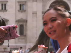 Marica Hase Sightseeing with Harriet Sugarcookie